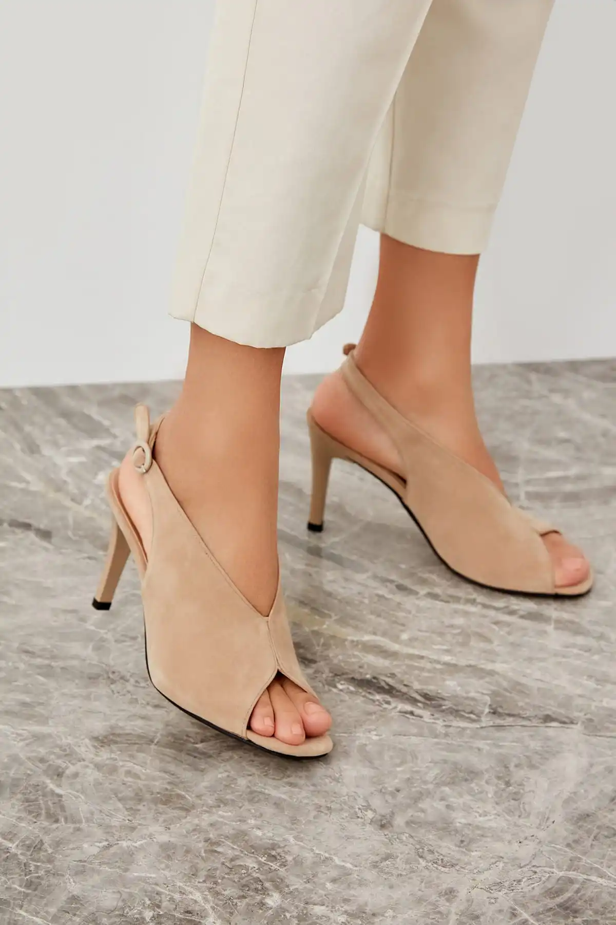 

Trendyol Beige Suede Women's High-Heeled Shoes TAKSS19GA0033