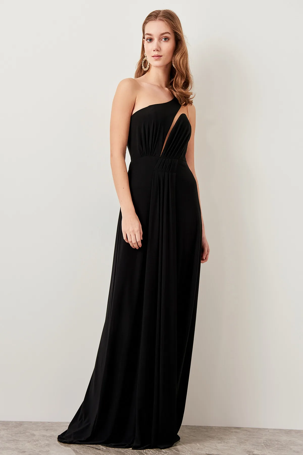 

Trendyol Black One Shoulder Evening Dress TPRSS19DE0060