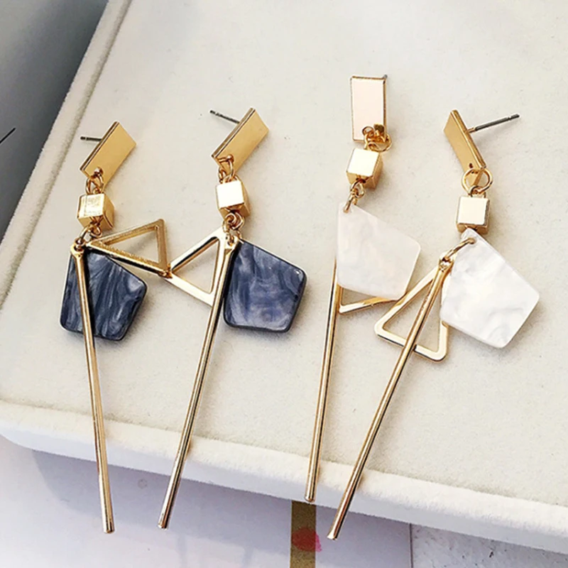 

Fashion Korean Shell Geometric Alloy Earrings For Women new Acrylic Simple Beige earring Gift Party Wedding