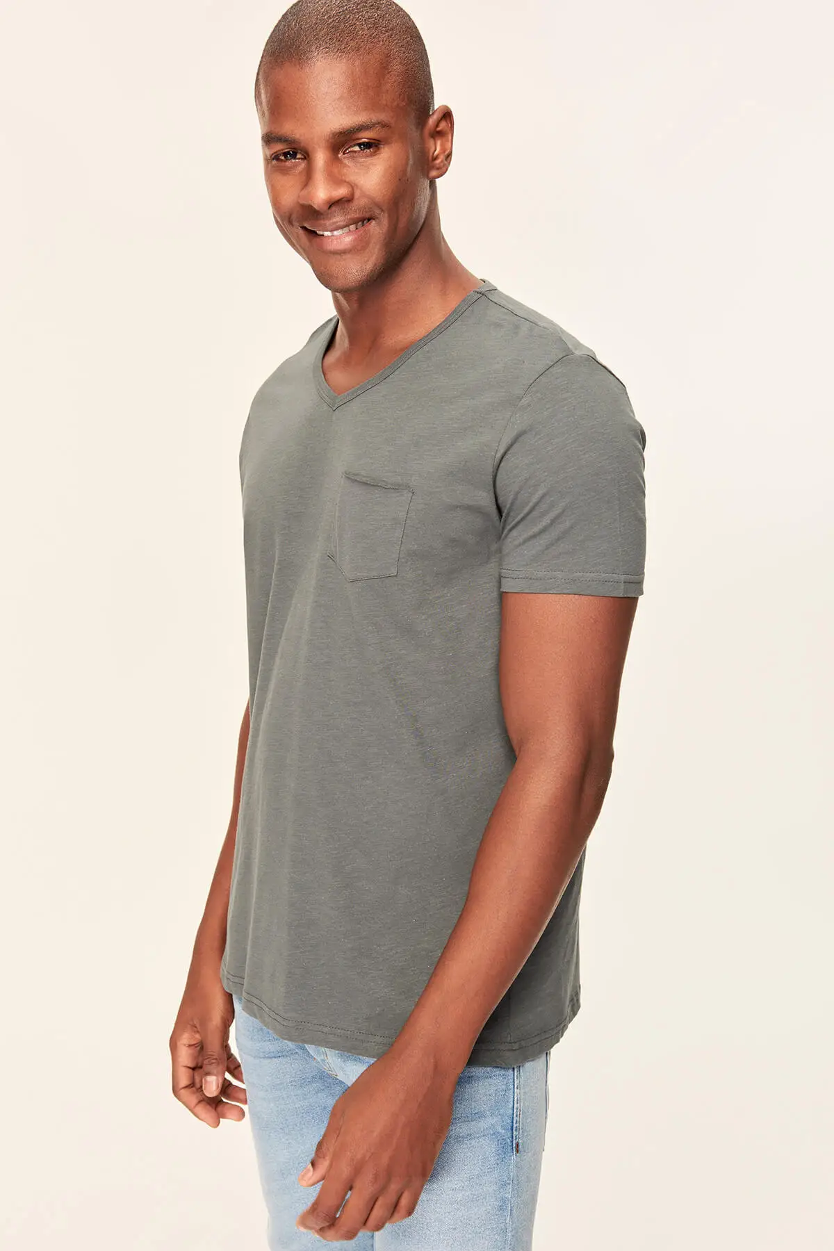 

Trendyol Anthracite Men's T-Shirt Presser - Slim Fit Short Sleeve V Neck Pocket Detail TMNSS19BO0003