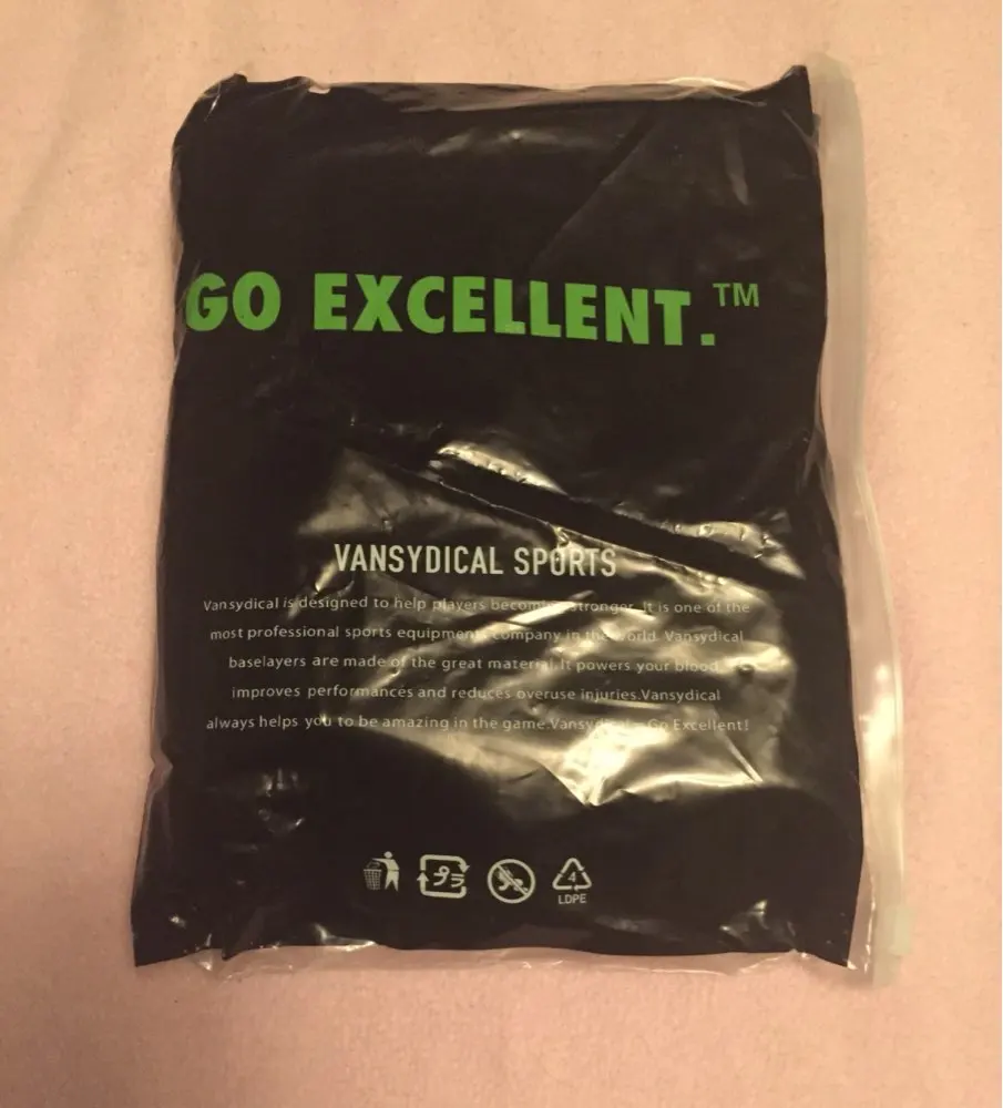 Tenn tyttöjen alaston