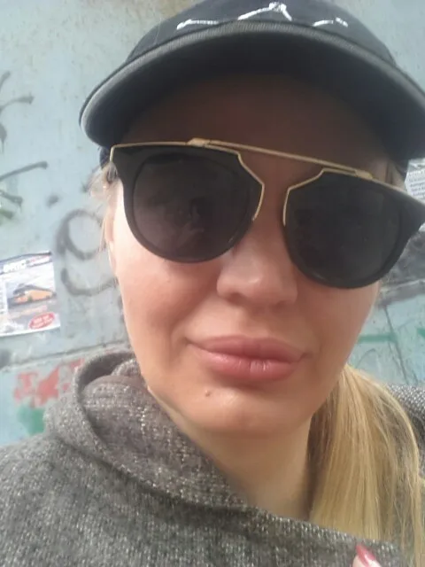 Хорошие стильные очки, пришли очень быстро, спасибо продавцу за оперативность!!@