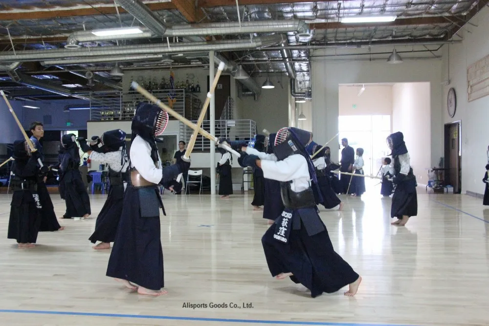 Высокое качество Kendo белая Коте Алмазная шиповая машина Прошитые боевые искусства