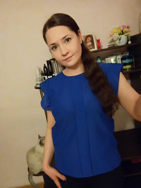 хорошая блузка) пришла в Самару за 24 дн без брака! на свой 46 взяла L очень хорошо! под заправку вообще идеально! спасибо большое, очень довольна заказом!!!