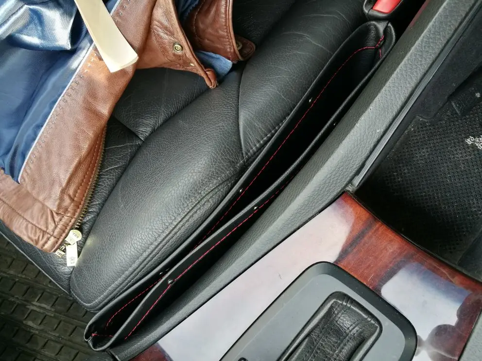 BLACK 2Pcs Universal Car Seat Gap Filler Faux Leather Pad Compatible with 1 Series E81 E82 E87 E88 F20 F21 F52 F40
