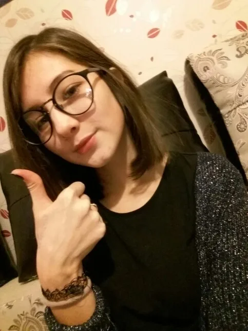 Очень здоровская оправа!Дошла меньше ,чем за месяц. Сделана качественно за свою цену (исключение:очень хрупкие).Упакована крепко, изломов не обнаружено.