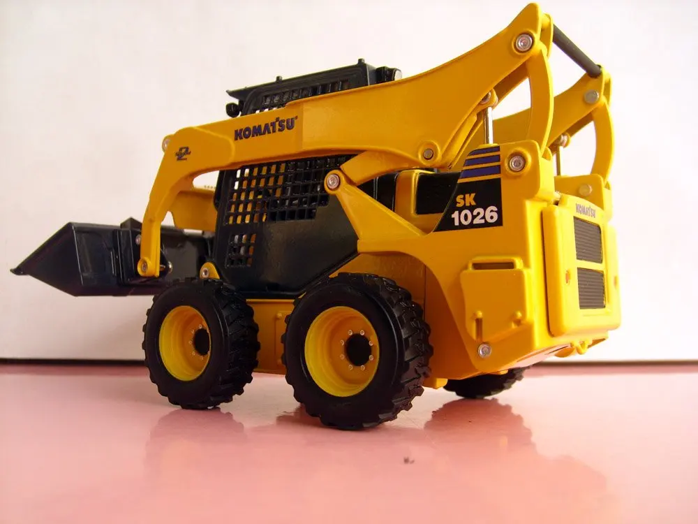 1:25 Komatsu SK1026 с бортовым поворотом игрушка погрузчик