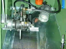 Flap opening 5.JPG (35113 bytes)