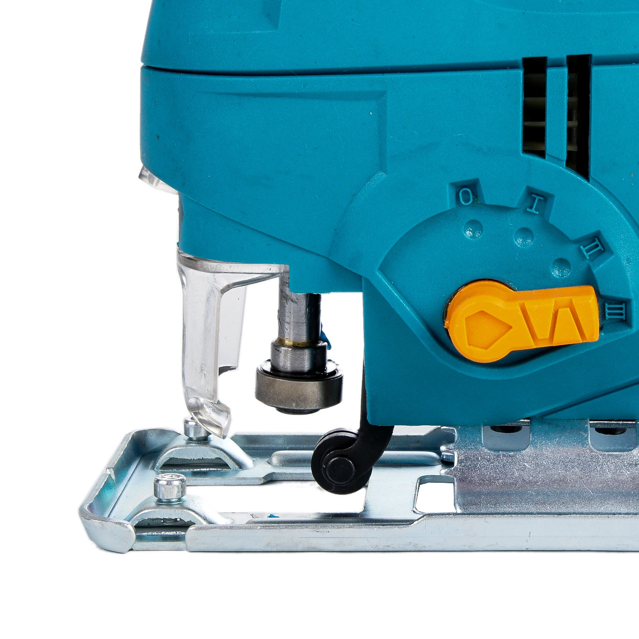 Лобзик электрический Bort BPS-570U-Q (мощность 570 Вт, быстрозажимной патрон, маятниковый механизм, подключение к пылесосу)