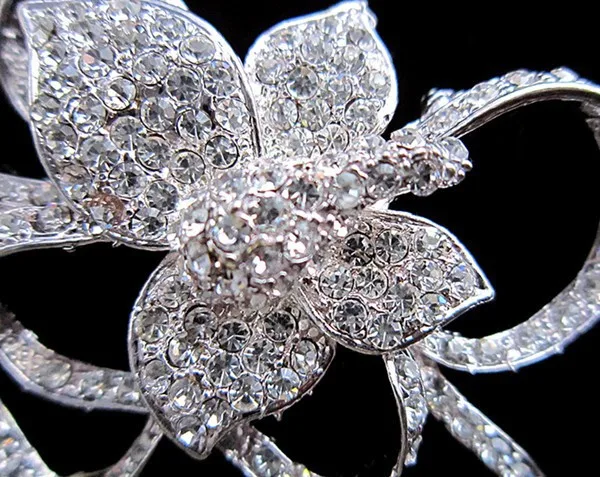 Элегантный бутон цветка Cz Украшенные стразами Diamante свадебная брошь серебрение