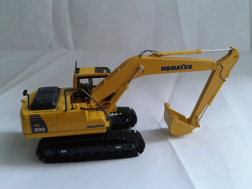 1:50 Komatsu PC200-8 экскаватор игрушка