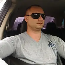 S***.