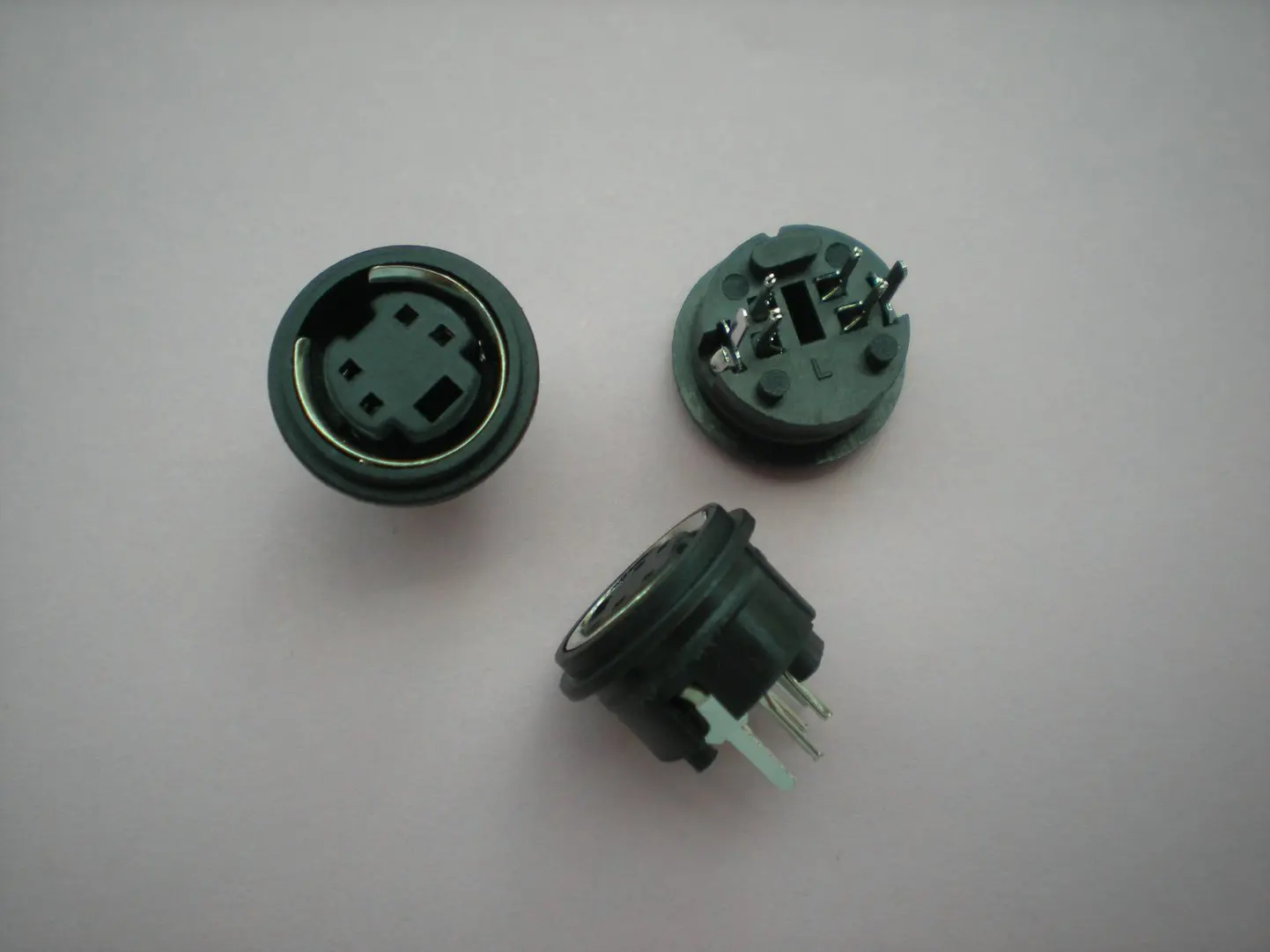 Din connector 4pin-1_1