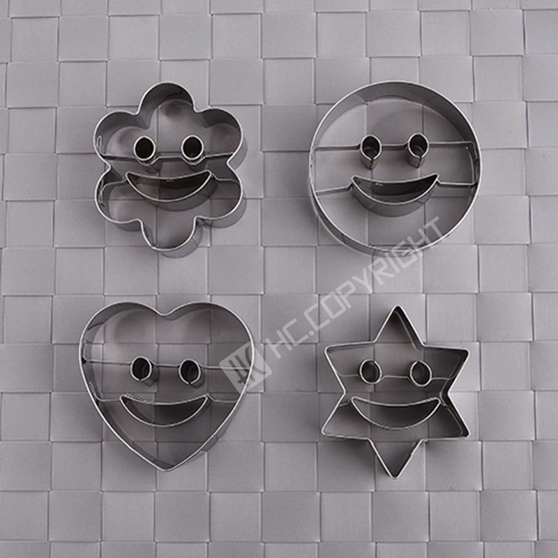 

1Pcs 4 pcs Biscuit Mousse Cutters Smiley Face in Heart Star Round Plum Blossom Mould Fondant Sugar Cookie Biscuit Mold