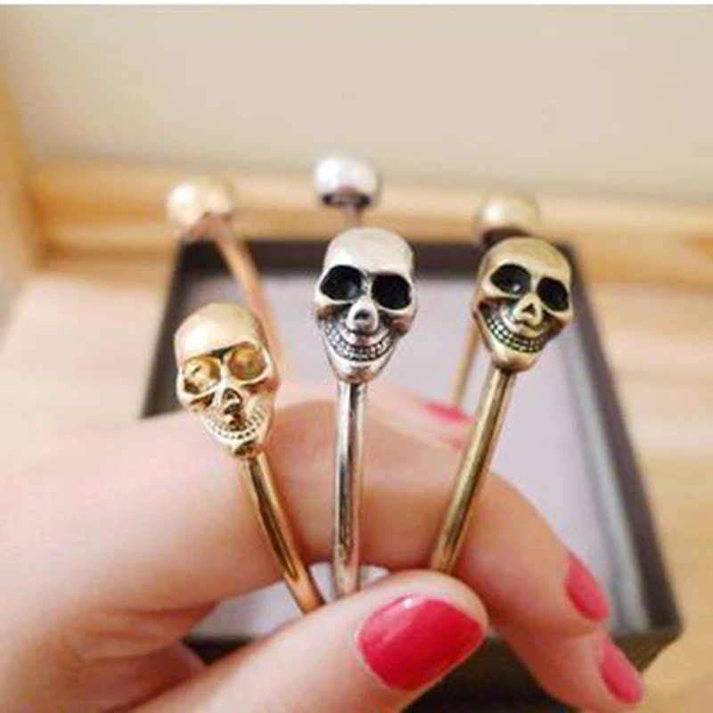 

OMENG 2017 Hot European And American Popular Retro Punk Style Skull Bracelets and Bangles SL060