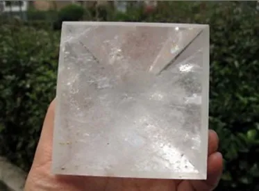 1.28lb Ясный кварц Природный кристалл пирамиды Вырезка