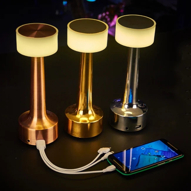 Lâmpadas de Mesa Inovador Novo Molde Led Power Bank Disponível Dropship 1pc Amostra só Pedido 2020 100% 10 Luminárias de mesa