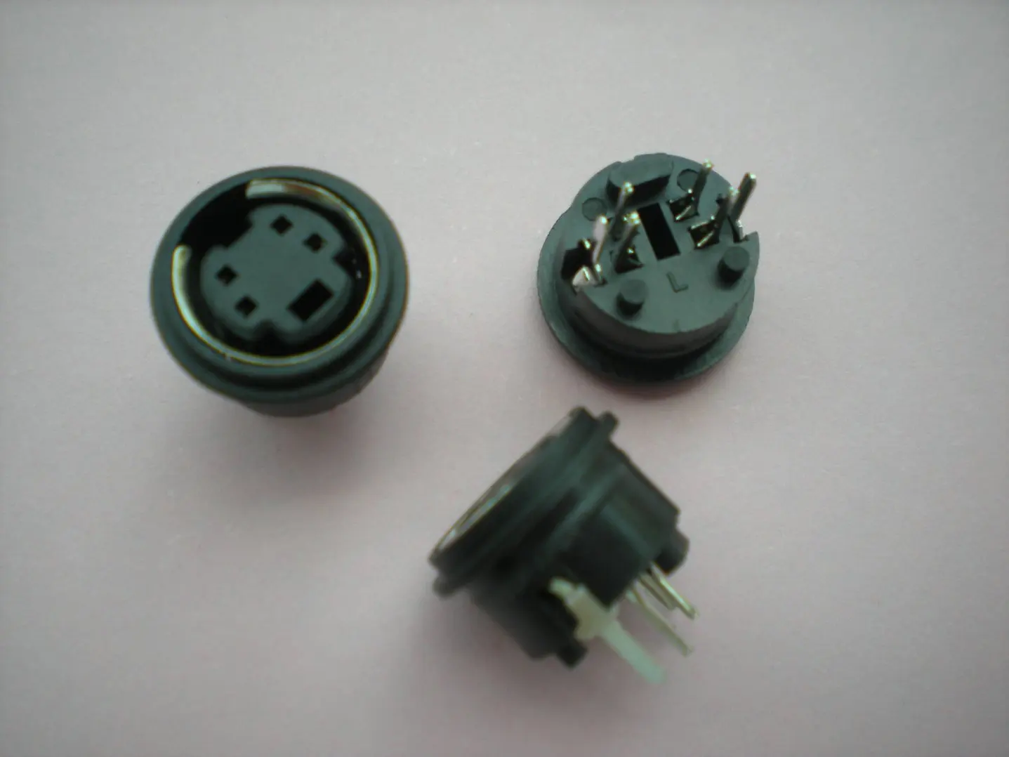 Din connector 4pin-2_1