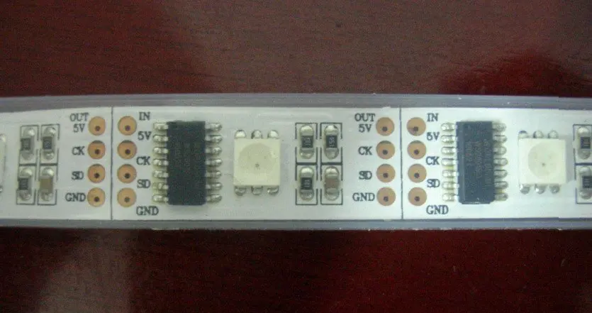 5 м светодиодная цифровая полоса, вход DC5V, WS2801IC(256 шкала); 32 шт. IC и 32 шт. 5050 SMD RGB каждый метр; без контроллера