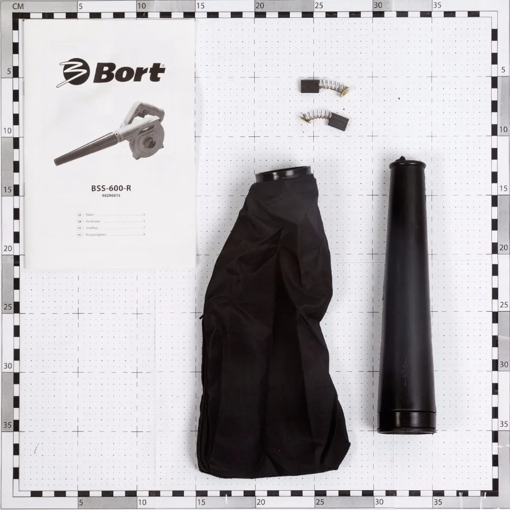 Воздуходувка Bort BSS-600-R(Производительность – 4 куб. м в минуту,небольшой вес, эргономичная рукоятка, мешок-мусоросборник