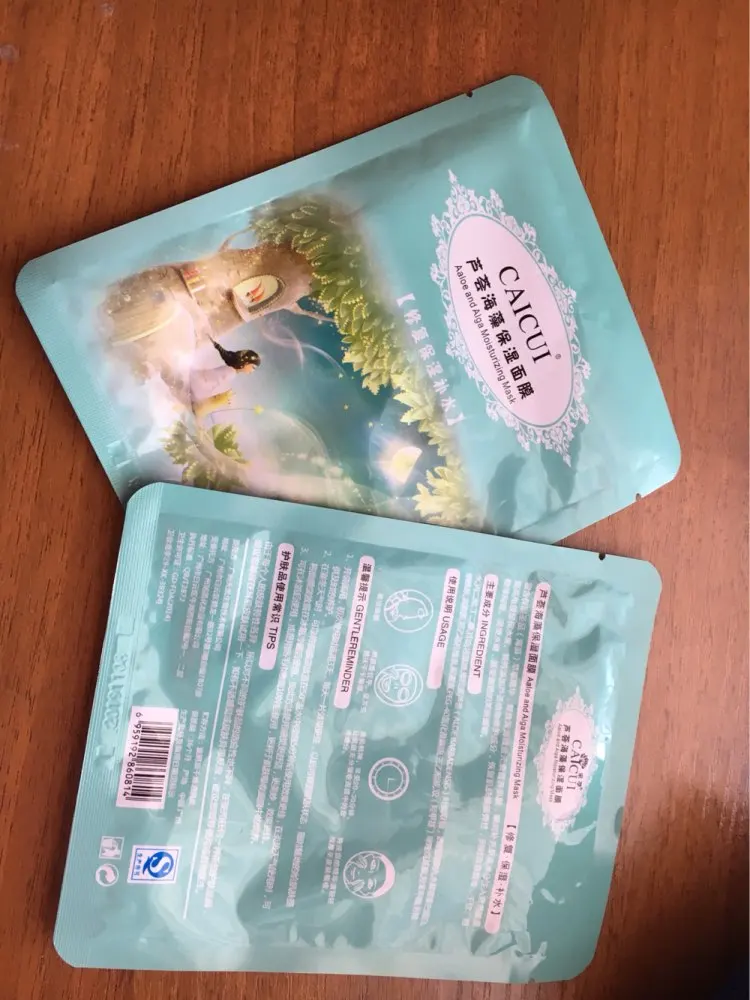 Маска в МО пришла за месяц. Отслеживалась. Выглядит как на картинке. Внутри не знаю, не пробовала еще.