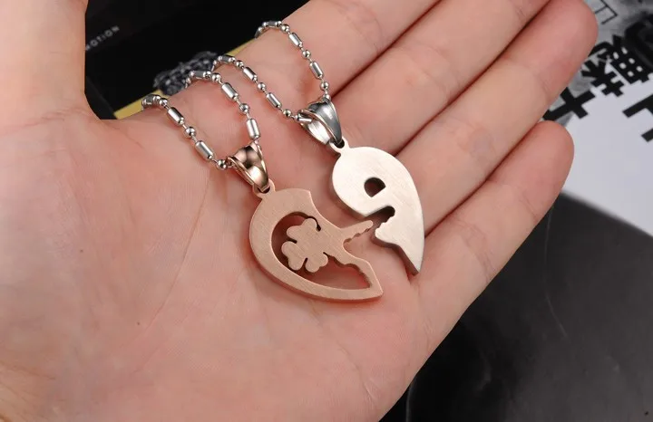 Любовь судьба Новый Модные украшения белая Роза Золотое сердце с Four Leaf Clover подвеска Нержавеющая сталь Цепочки и ожерелья Пара Цепочки и