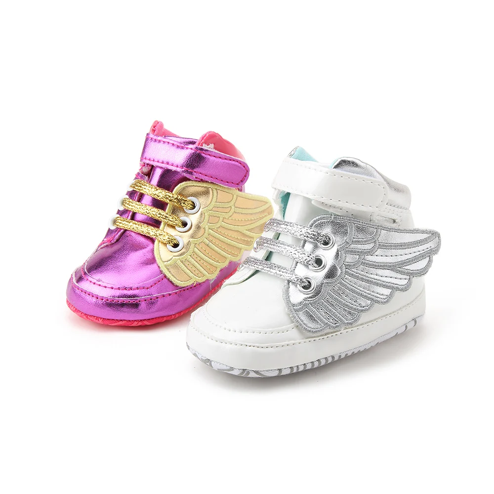 Delebao Classic Design Style Newborn Baby Shoes Big Wings Design Pu