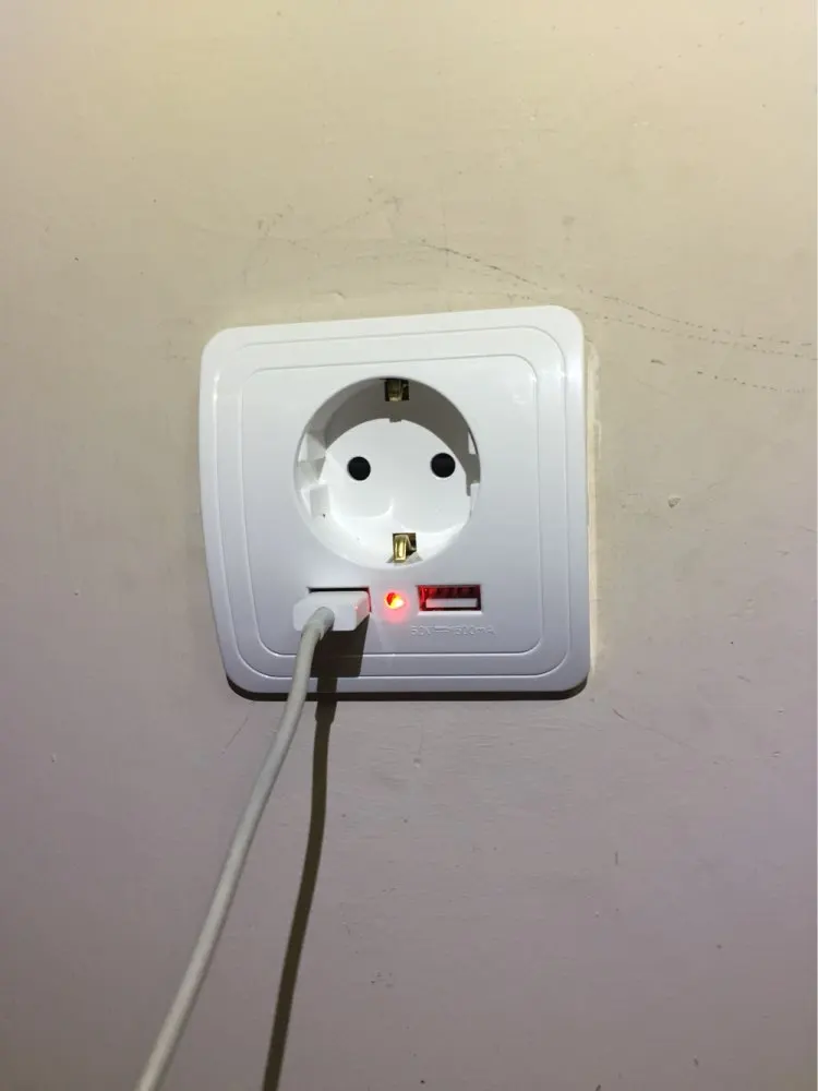 Kargo problemi yaşadım fakat satıcının diyalogları çok iyiydi. USB'ler ise sorunsuz çalışıyor