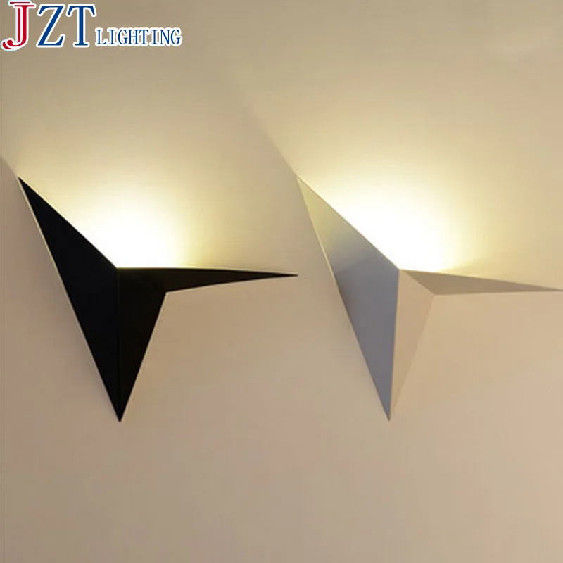 

M Concise and Vogu Arrow Shaped Wall Lamp Bedroom Hallway Staircase Lamps LED Bulbs Included With Black And White Lampshade