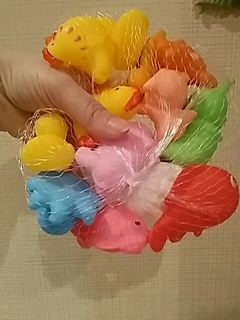 Прикольные маленькие игрушки.Яркие, мягкие, приятные на ощупь. Описанию соответствуют, думаю племянница будет в восторге. Продавца рекомендую.