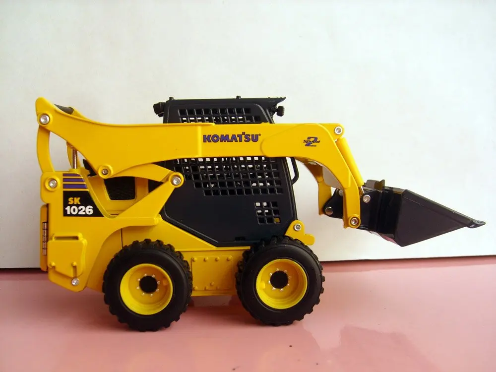 1:25 Komatsu SK1026 с бортовым поворотом игрушка погрузчик