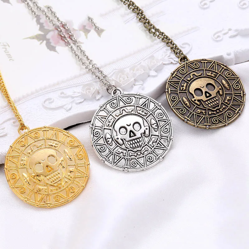 С изображением персонажа фильма Пираты Карибского моря Цепочки и ожерелья череп