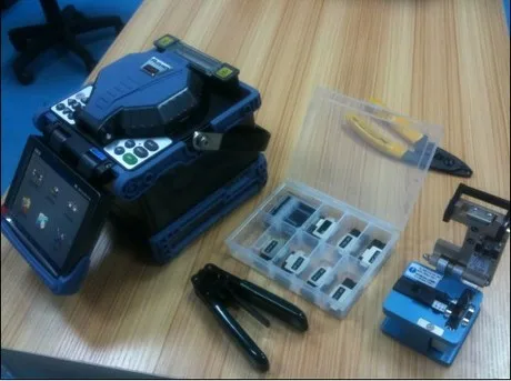 RY-F600P цифровой FTTH пальмовый Топ Fusion Splicer включает оптический волоконный Кливер автоматический инструмент для зачистки функция фокусировки