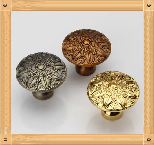 Cheap 10pcs Dia. 34mm Single Hole Golden /Antique brass Zinc Alloy Kitchen Furniture pulls antique drawer knob cabinet cupboard knob Cheap 10pcs Dia. 34mm Single Hole Golden /Antique brass Zinc Alloy Kitchen Furniture pulls antique drawer knob cabinet cupboard knob