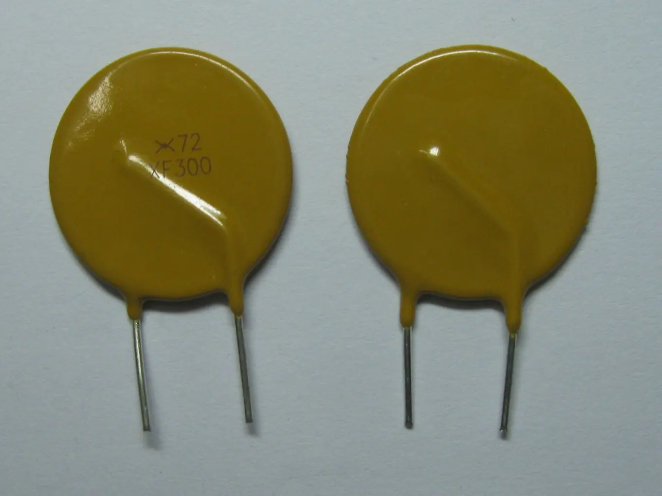 300 pcs 72V 3A PolySwitch New Radial Leaded PPTC Resettable Fuse