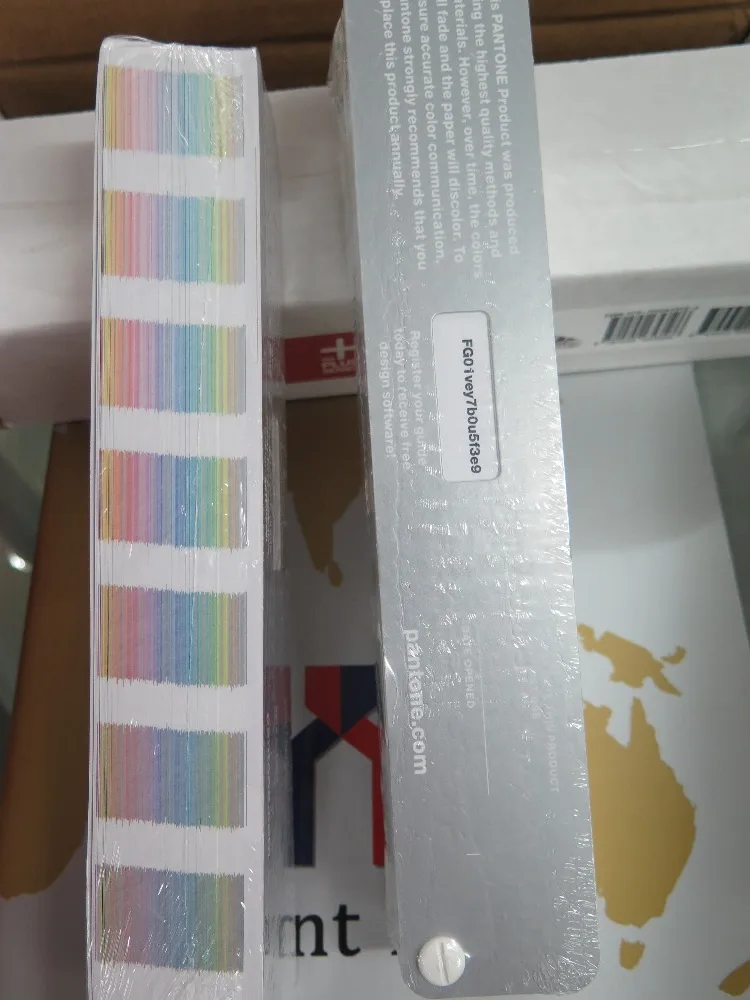 [PANTONE] формула гиды GG1305/7 Pantone цветовая карта, 1677 видов цветов Pantone