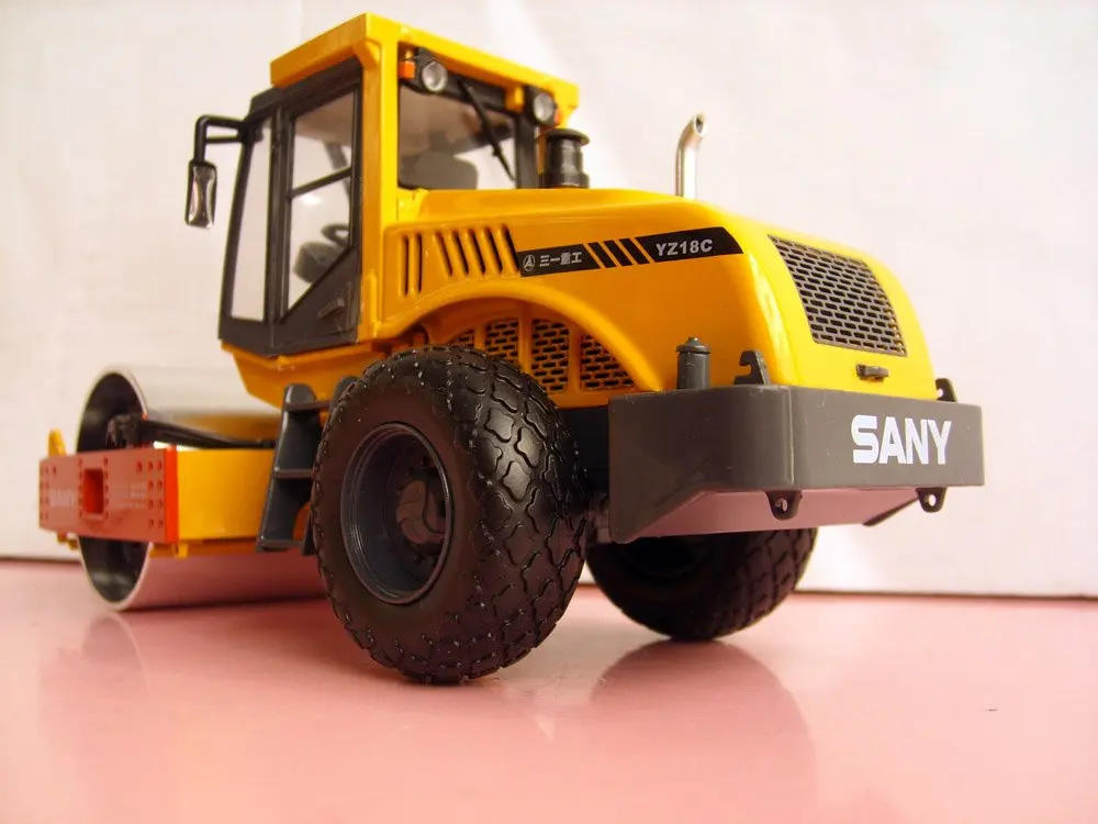 1:35 SANY YZ18C однобарабанные роликовые игрушки