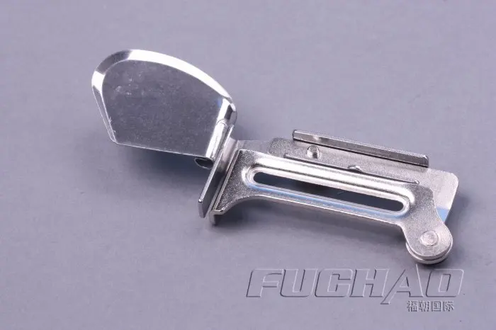 Подгибающая лапка для оверлока A11/S72L Поворотная подрубочная машина папка/скоросшиватель/Запчасти для швейной машинки для 1 иглы lockstitch Y-104 1-1/8"