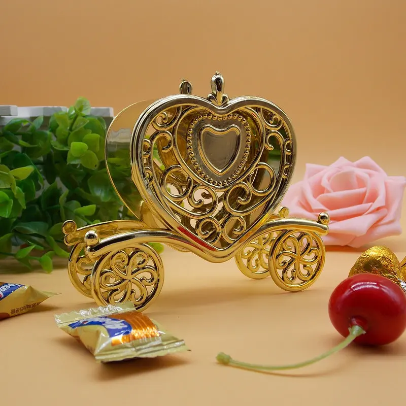 

European creat new heart four wheels candy boxes bridal wedding party gift box palace carriage candy bare boxes