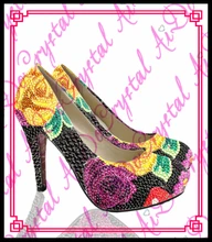 Aidocrystal neue produkt 2016 benutzerdefinierten phantasie frauen pumpen bunten blumen muster strass high heels damen abendgesellschaft schuhe