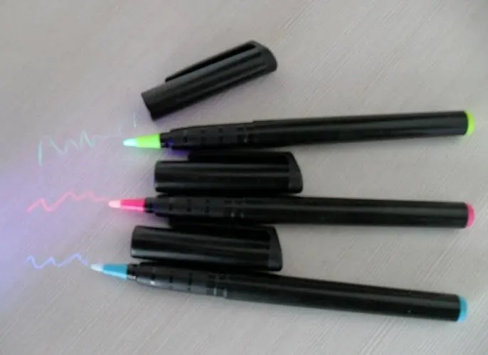 Permanent UV Marker Pen, ideal as gift products-hot selling uv marker pen         CH-6004
