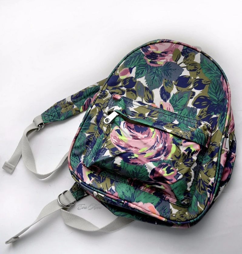 2017 Fashion Trends personality Women Imported WaterproofNylon Backpack Print Flowers Casual Schoolbag Beautiful Girls Backpack