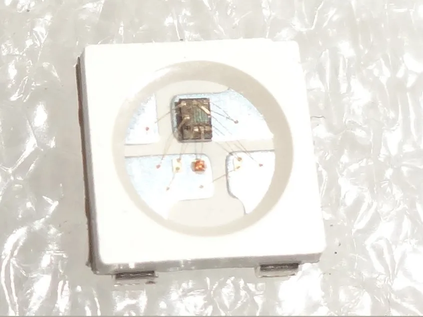 100 шт. WS2812B; 4pin; 5050 SMD RGB светодиодный со встроенным WS2811 IC внутри;