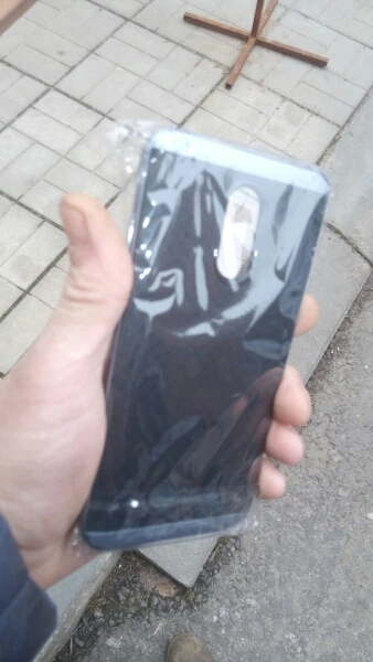 Пришёл ровно через 30 дней. Через Новосибирск. Упаковано в пенопласт. Сам бампер шикарный. Боковые части не скользкие, как не странно. Посылка отслеживалась от и до. Очень доволен.