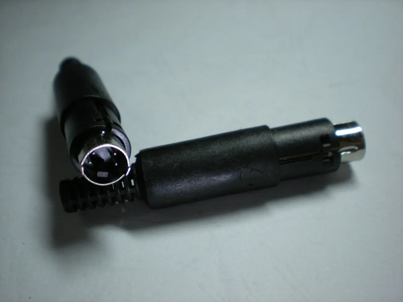 4pin-male-mini-1