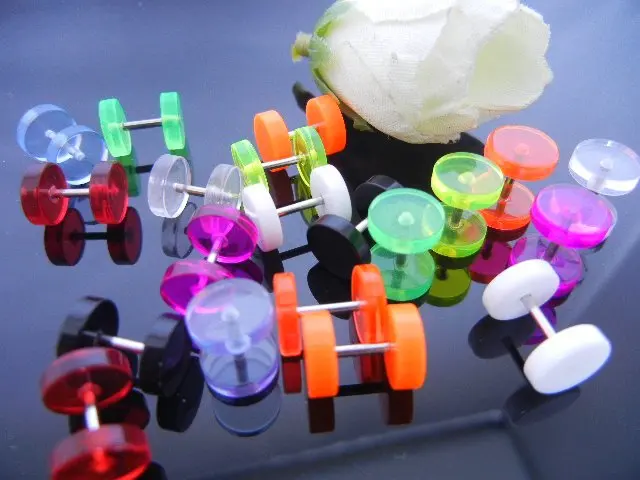 Lot100pcs Украшения для тела-Поддельные уха Вилки Иллюзия Plug уха шпильки Акриловые Уха Шпильки выглядеть 0 г ~ 8 мм