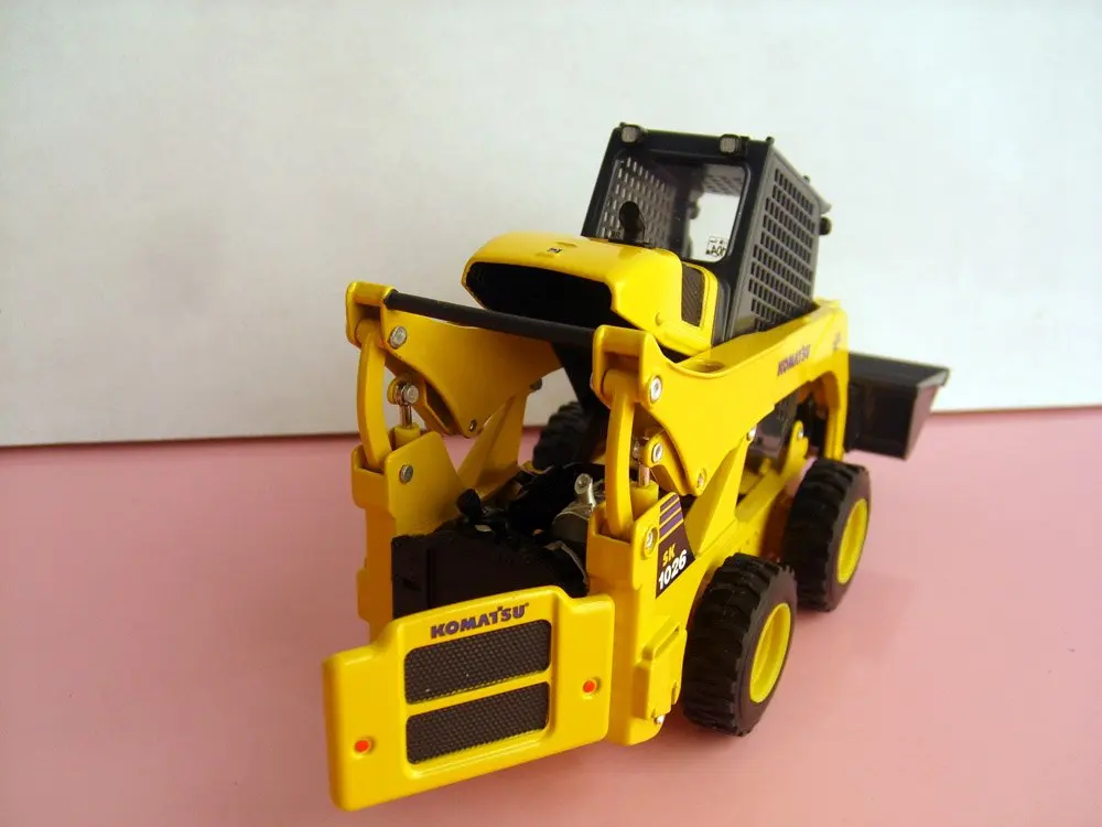 1:25 Komatsu SK1026 с бортовым поворотом игрушка погрузчик