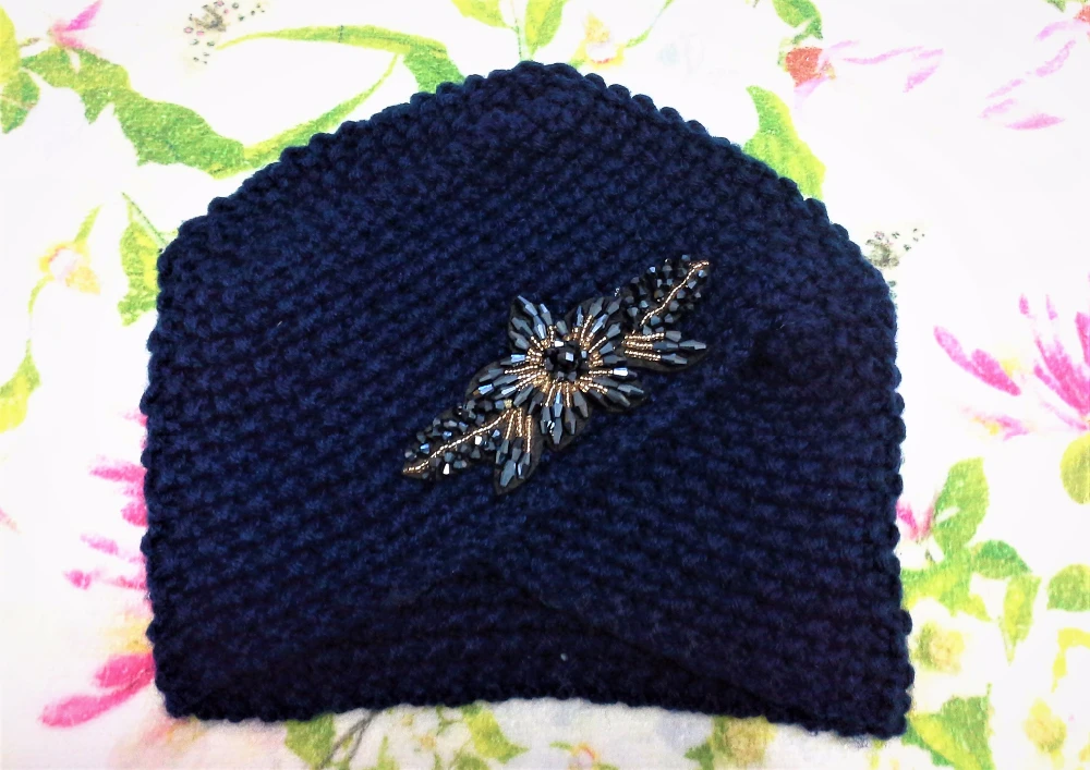 2017 New Fashion Ladies Metal Jewel Accessory Winter Warm Floral Turban Soft Knit Beanie Crochet Headwrap Women Hat Cap