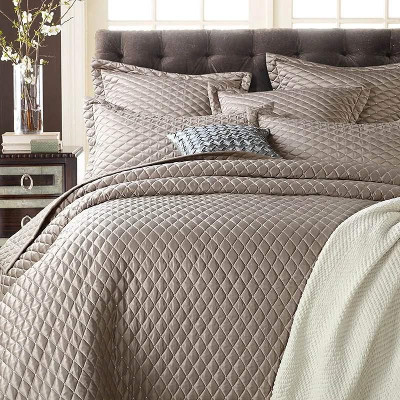 - 100Cotton comfort Noble and fashion 1 bedspread 2 pillowcases simple style Quilt Set Queen Quilted 230x250cm