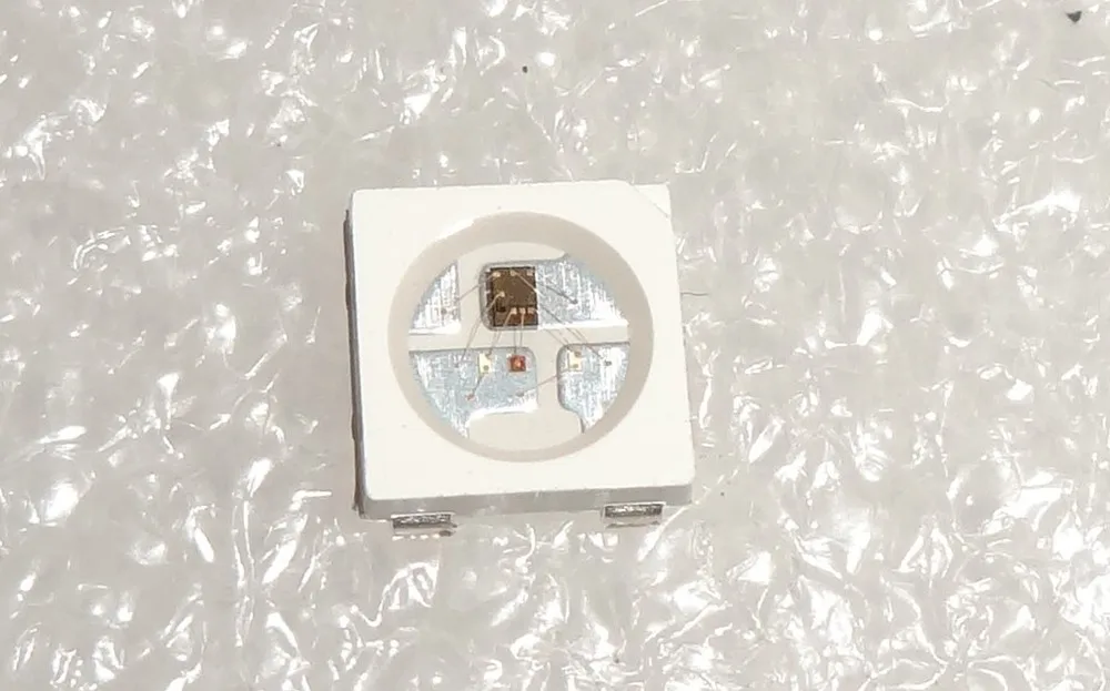 100 шт. WS2812B; 4pin; 5050 SMD RGB светодиодный со встроенным WS2811 IC внутри;